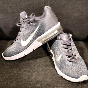 Womens Nike AirMax Sequent 2 Running Shoes